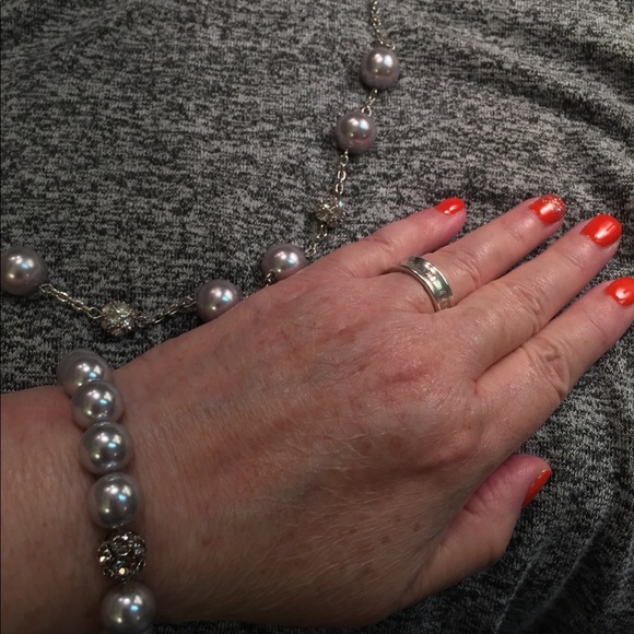 Pearls & Crystals (faux) Necklace 18” & Bracelet - Picture 8 of 8